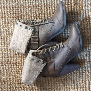 Brown Heel Boots w/ Faux fur lining size 8.5